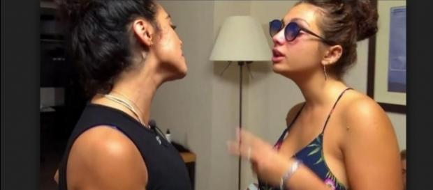Pelea entre Mane y Elettra primera edición Pelea entre Mane y Elettra primera edición