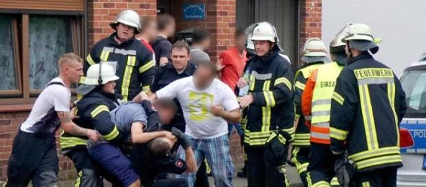Prozess ausgesetzt: Gaffer-Brüder gingen bei Leichenbergung auf ... - focus.de Prozess ausgesetzt: Gaffer-Brüder gingen bei Leichenbergung auf ... - focus.de