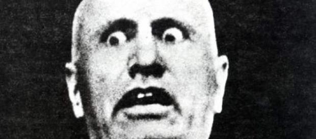 Sardegna, Dopo Bonorva, bufera sul Consiglio comunale di Siniscola per inneggiamento al fascismo Sardegna, Dopo Bonorva, bufera sul Consiglio comunale di Siniscola per inneggiamento al fascismo