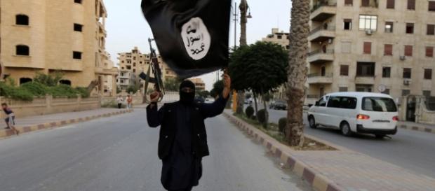 Esporre la bandiera dell'Isis non è reato in Svezia Esporre la bandiera dell'Isis non è reato in Svezia