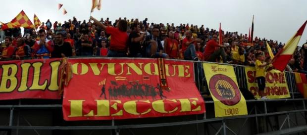 Una foto dei tifosi leccesi a Melfi. Una foto dei tifosi leccesi a Melfi.