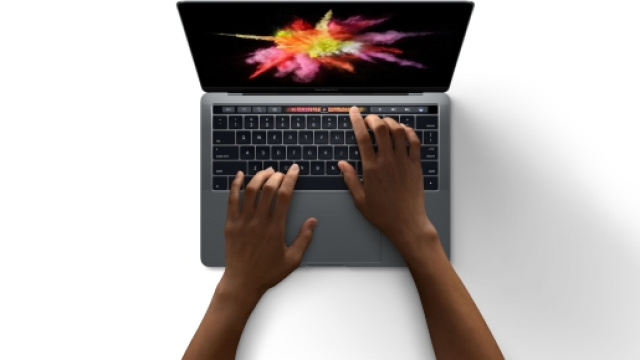 Il nuovo MacBook Pro con la Touch Bar