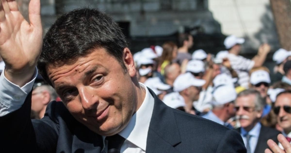 Risultati immagini per Matteo Renzi, togliendosi qualche sassolino dalla scarpa