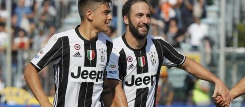 Dybala e Higuain esultano a fine partita a Empoli