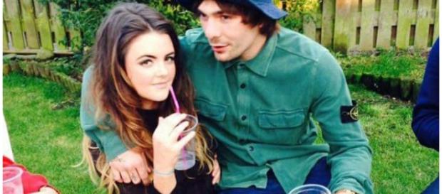 Chloe Ross com o malogrado namorado Mike Towell. Chloe Ross com o malogrado namorado Mike Towell.
