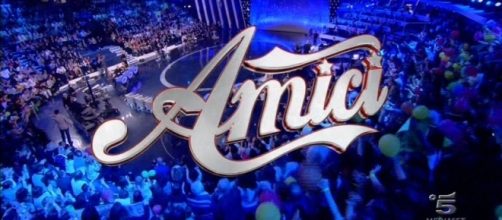 Amici 16: tanti volti nuovi al serale? Ecco i nomi più probabili.