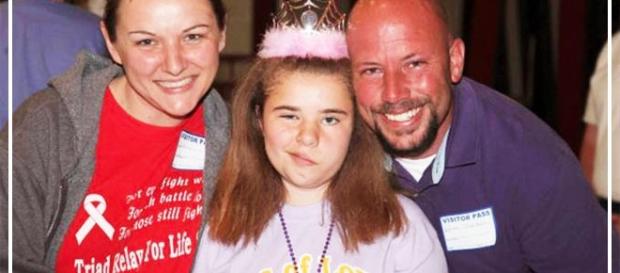 Bethany com 11 anos de idade sofreu deformação no rosto devido ao tratamento contra o câncer Bethany com 11 anos de idade sofreu deformação no rosto devido ao tratamento contra o câncer