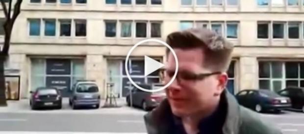Całkowity popis buractwa w wykonaniu Filipa Chajzera. Całkowity popis buractwa w wykonaniu Filipa Chajzera.