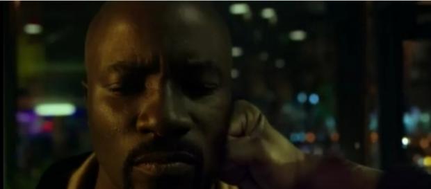 Luke Cage superhéros invincible Luke Cage superhéros invincible