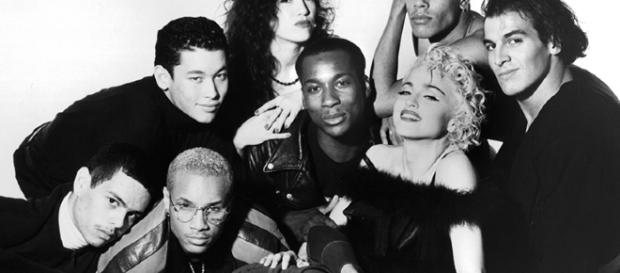 Madonna y su elenco de bailarines en la promoción de su documental Truth or dare" Madonna y su elenco de bailarines en la promoción de su documental Truth or dare"