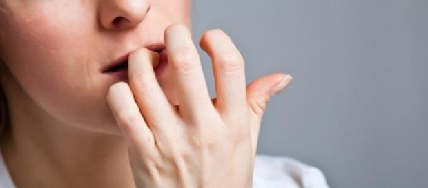 Motivos para você parar de roer unhas agora mesmo. Motivos para você parar de roer unhas agora mesmo.