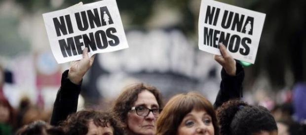 Movimento #NiUnaMenos mobiliza argentinos contra feminicídio em Mar del Plata Movimento #NiUnaMenos mobiliza argentinos contra feminicídio em Mar del Plata