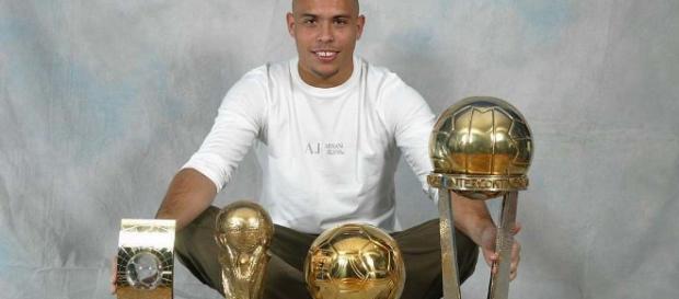 Ronaldo ganó el Trofeo Bravo en 1997 y 1998. Ronaldo ganó el Trofeo Bravo en 1997 y 1998.