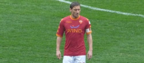 AS Roma vs Palermo [image: upload.wikimedia.org]