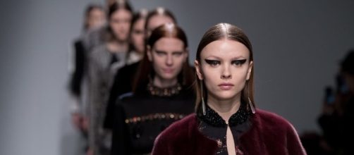 Le fashion week indicano le ultime tendenze per i tagli di capelli