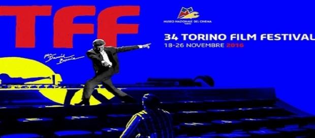 David Bowie, Tom Hanks e lo scontro all'ultimo sangue fra Sadako (The Ring) e Kayako (The Grudge). Il 34° Torino Film Festival supera se stesso. David Bowie, Tom Hanks e lo scontro all'ultimo sangue fra Sadako (The Ring) e Kayako (The Grudge). Il 34° Torino Film Festival supera se stesso.