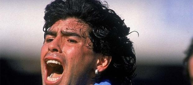 Diego Armando Maradona con il Napoli Diego Armando Maradona con il Napoli