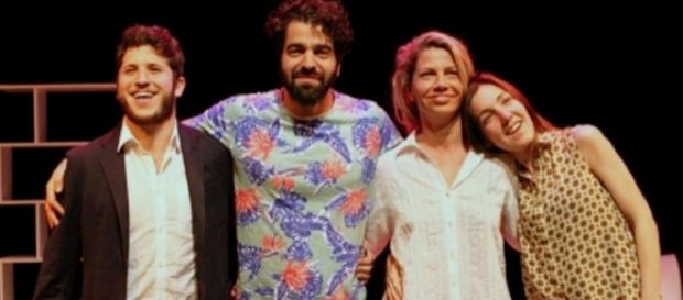 Intenta reflexionar sobre las nuevas familias... Intenta reflexionar sobre las nuevas familias...