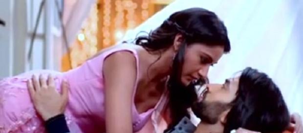Shivaay and Anika romance in Ishqbaaz (Youtube screengrab) Shivaay and Anika romance in Ishqbaaz (Youtube screengrab)