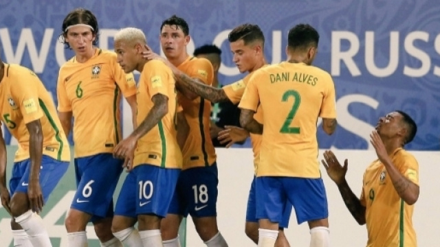 Il Brasile 'punta' i prossimi impegni nella corsa verso il mondiale russo contro Argentina e Per&ugrave;