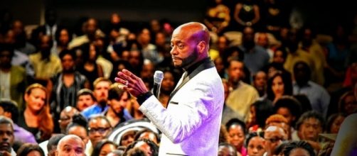 Bishop Eddie Long now a healer and he was told by God to do this? Photo: Blasting News Library - blackchristiannews.com
