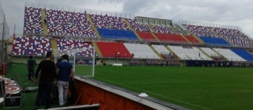 La nuova tribuna dello stadio di Crotone.