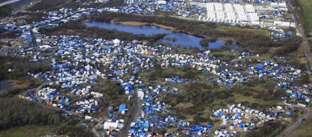 Demolition of The Jungle begins in Calais despite migrants ... - dailymail.co.uk Demolition of The Jungle begins in Calais despite migrants ... - dailymail.co.uk