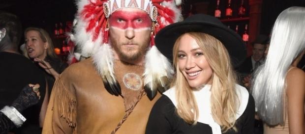 Hilary Duff et Jason Walsh en costume pour Halloween Hilary Duff et Jason Walsh en costume pour Halloween