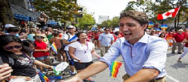 Justin Trudeau quer colocar na cadeia quem fizer piadas ou simplesmente não for amigável com transexuais Justin Trudeau quer colocar na cadeia quem fizer piadas ou simplesmente não for amigável com transexuais