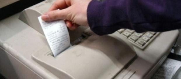 Lo scontrino fiscale diventa una lotteria a premi. Lo scontrino fiscale diventa una lotteria a premi.