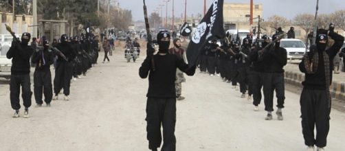 Miliziani dell'Isis alla periferia di Mosul