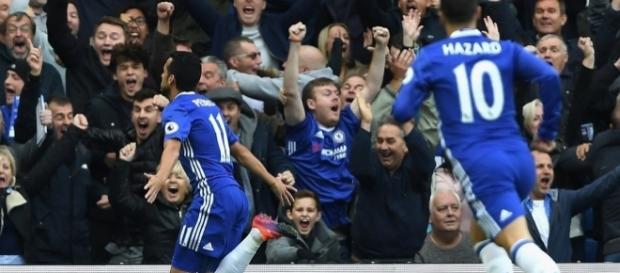 Após abrir o placar, Pedro faz a festa frente à sua torcida, no Stamford Após abrir o placar, Pedro faz a festa frente à sua torcida, no Stamford