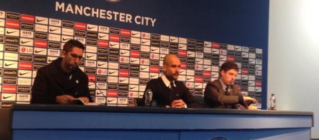 Guardiola durante a coletiva de imprensa Guardiola durante a coletiva de imprensa