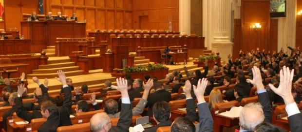O gașcă de penali conduce România O gașcă de penali conduce România