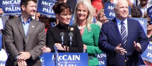 Prendre Sarah Palin comme colistière n'avait pas réussi à John McCain contre Barack Obama Prendre Sarah Palin comme colistière n'avait pas réussi à John McCain contre Barack Obama