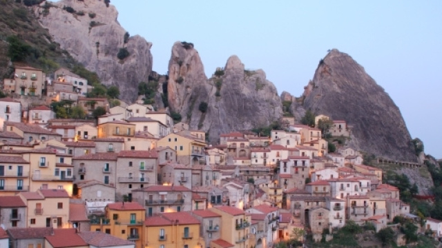 AT BASILICATA | P.A. Advice S.p.A. – Soluzioni per la pubblica ... - paa.it