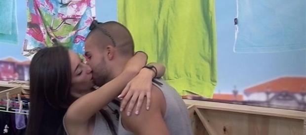 Adara y Pol protagonizan el primer edredoning de 'Gran Hermano 17' - europapress.es Adara y Pol protagonizan el primer edredoning de 'Gran Hermano 17' - europapress.es