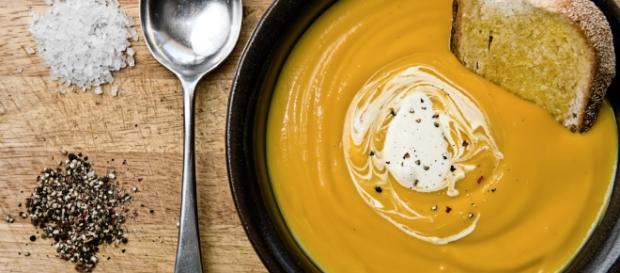 Crema vellutata di zucca | Ricetta UnaDonna - unadonna.it Crema vellutata di zucca | Ricetta UnaDonna - unadonna.it