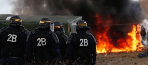 Il centro profughi francese Calais Il centro profughi francese Calais