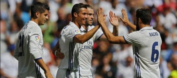 Imagen de los jugadores del Real Madrid celebrando un gol en liga Imagen de los jugadores del Real Madrid celebrando un gol en liga