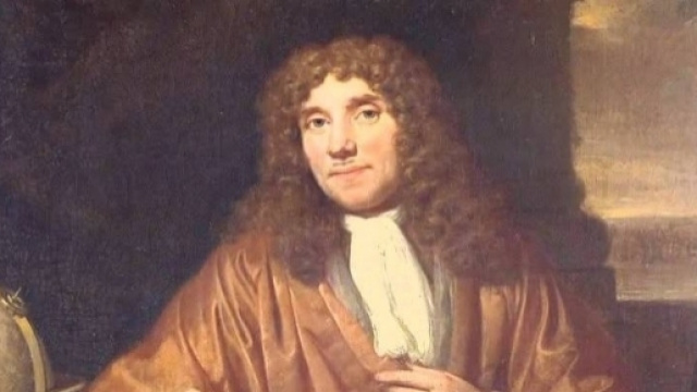 Antoni Van Leeuwenhoek, il microbiologo che per primo vide i batteri