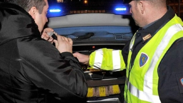 Guida in stato di ebbrezza: niente reato se sei 'poco' ubriaco