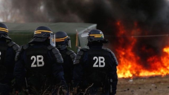 Il centro profughi francese Calais