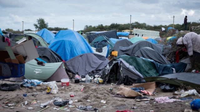 La 'jungle' di Calais pronta allo smantellamento.