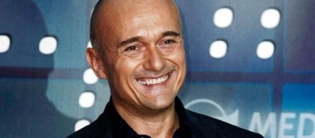 Alfonso Signorini contro Valeria Marini. Alfonso Signorini contro Valeria Marini.
