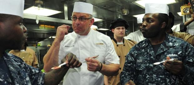 Blasting News spoke exclusively with celebrity chef Robert Irvine. Official US Navy Imagery/Flickr Blasting News spoke exclusively with celebrity chef Robert Irvine. Official US Navy Imagery/Flickr