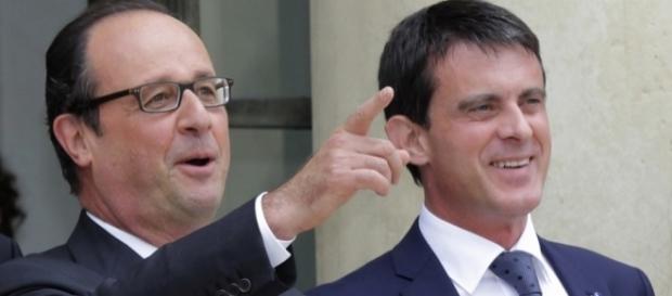Hollande et Valls regardent-ils réellement dans la même direction ? Pas sûr, en politique les coups bas ne sont jamais loin. Hollande et Valls regardent-ils réellement dans la même direction ? Pas sûr, en politique les coups bas ne sont jamais loin.