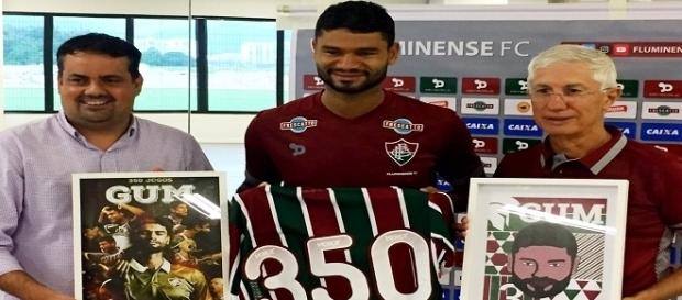 Homenagem a Gum marca reapresentação do Fluminense (Foto: Edgard Maciel de Sá / Globoesporte) Homenagem a Gum marca reapresentação do Fluminense (Foto: Edgard Maciel de Sá / Globoesporte)