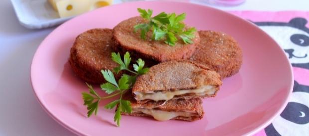 I sandwich di melanzane con prosciutto cotto ed emmenthal piacciono a tutte le età I sandwich di melanzane con prosciutto cotto ed emmenthal piacciono a tutte le età