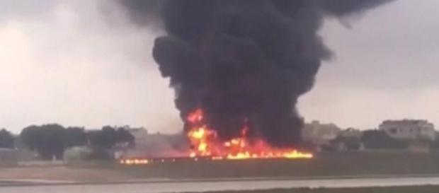 Malta, aereo si schianta dopo qualche minuto dal decollo Malta, aereo si schianta dopo qualche minuto dal decollo
